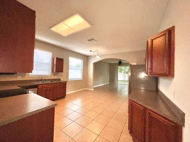 Building Photo - 9240 Black Hawk Ct