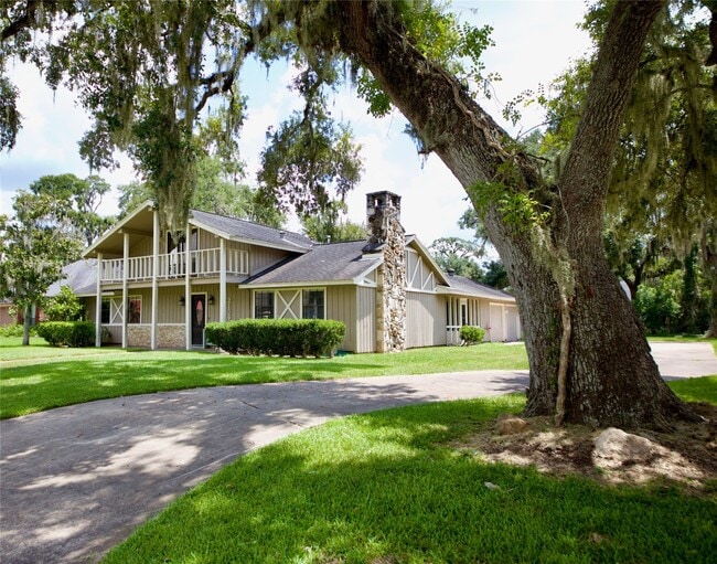 Primary Photo - 2109 Riverside Dr