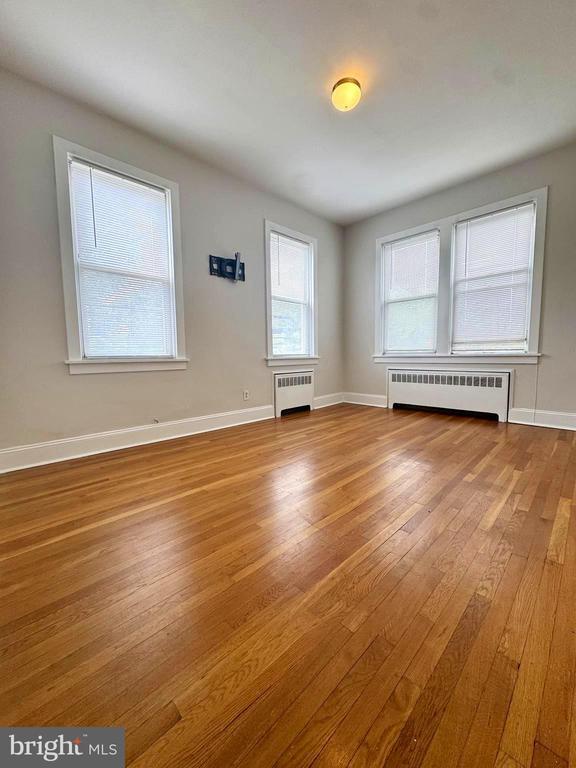 Building Photo - 1 Dickinson St