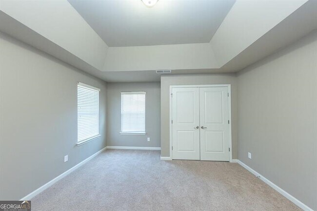 Building Photo - 117 Village Pkwy