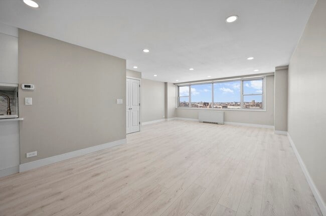 Building Photo - 151 Tremont St