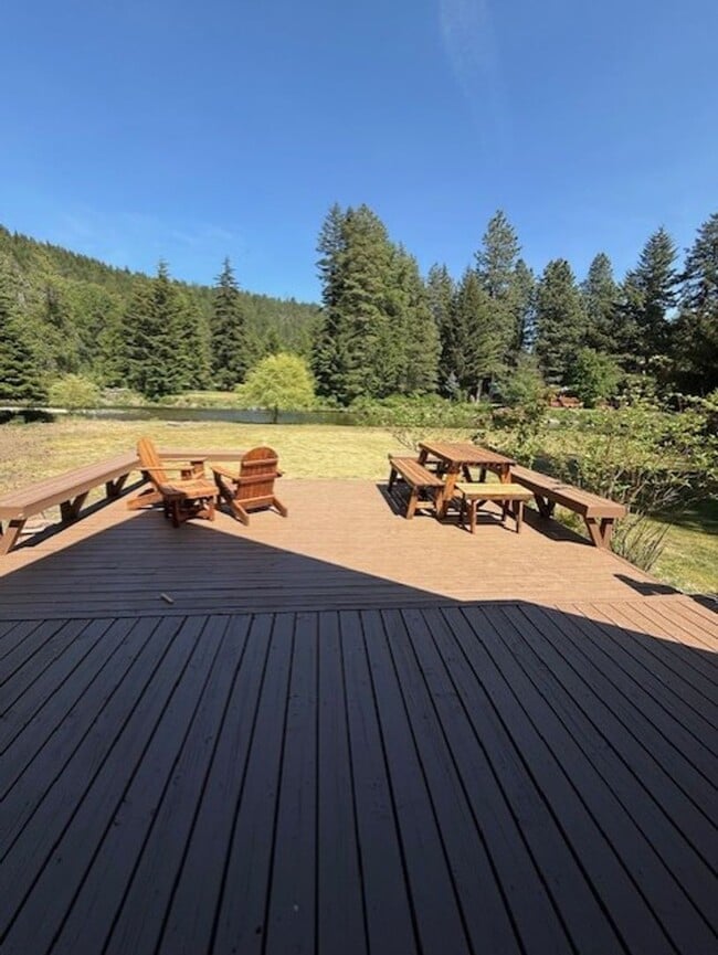 Building Photo - Yakima River Front home!