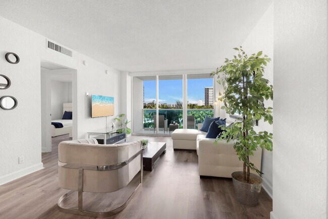 Building Photo - 4001 S Ocean Dr