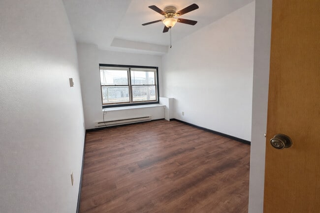 Building Photo - 107 W Baldwin St