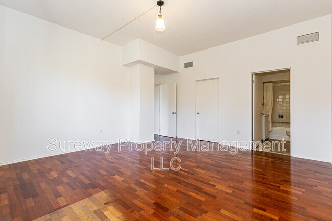 Building Photo - 1 Markham Rd