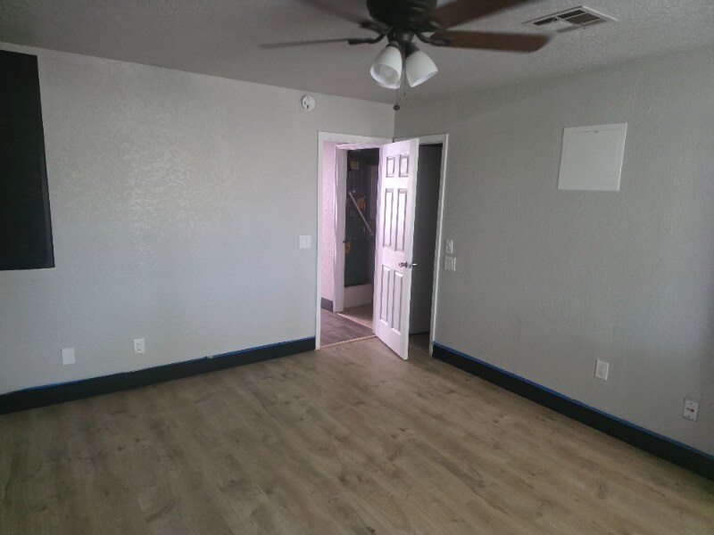 Building Photo - 1327 Eastgate Dr