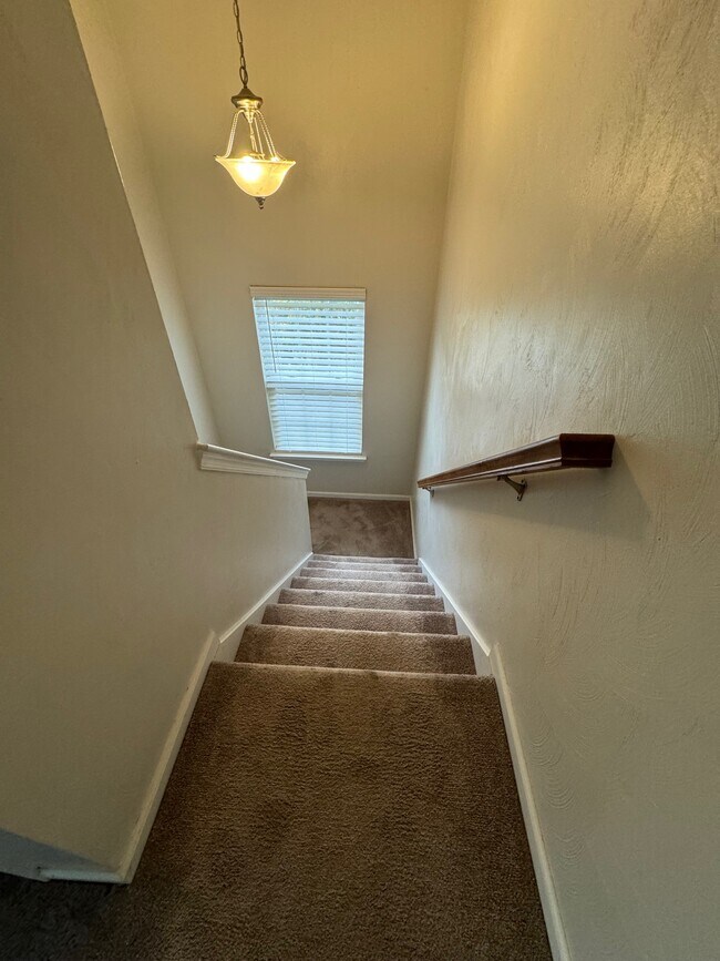 Building Photo - 5003 Middlecoff Ln