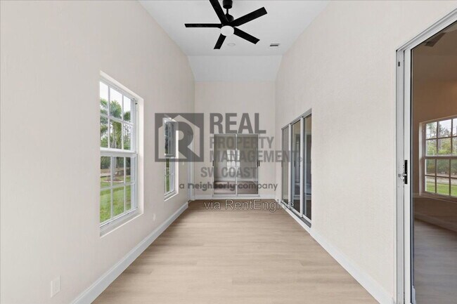 Building Photo - 3358 Sabal Springs Blvd