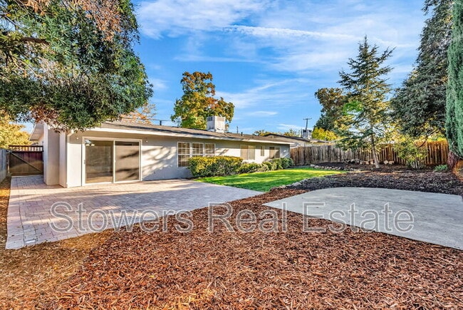 Building Photo - 3225 Claudia Dr