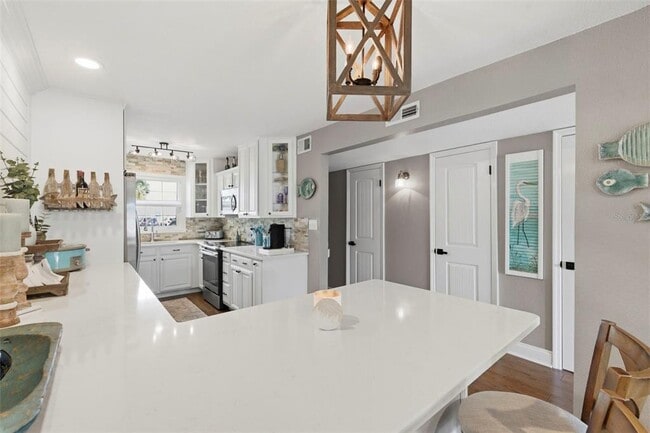 Building Photo - 4751 Coquina Key Dr SE