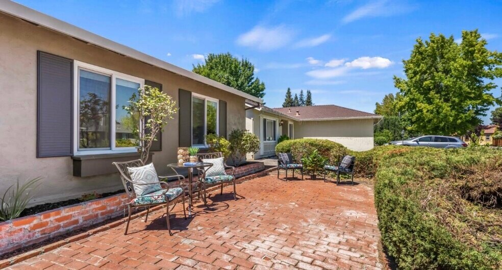Building Photo - 4419 Jonquil Dr