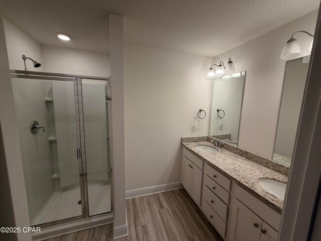 Building Photo - 544 Melrose Wy