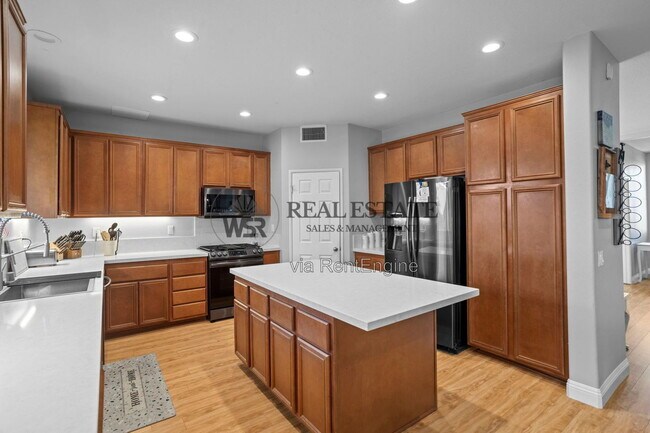 Building Photo - 16704 Fox Trot Ln