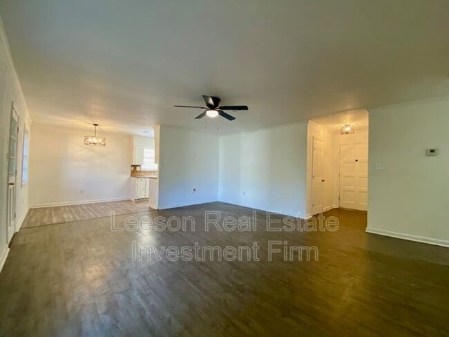 Building Photo - 121 Tooke Dr