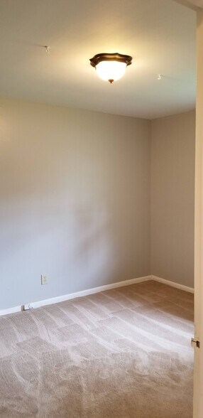 Building Photo - 906 Woodall Ln NW