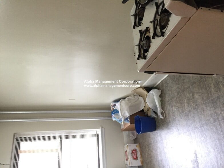 Building Photo - 349 Pleasant St