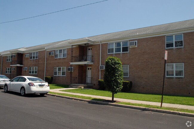 Building Photo - Hartwell Apartments