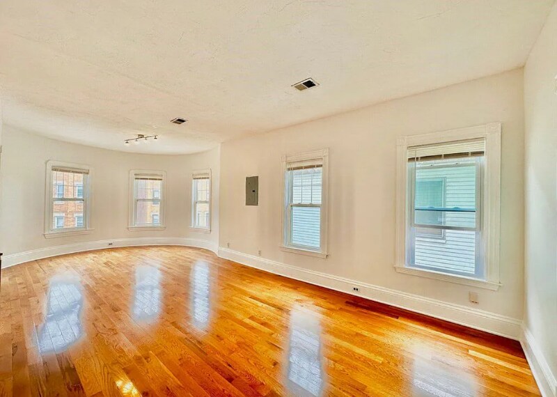 Building Photo - 98 Harrishof St