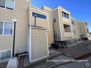 Building Photo - 2 Bedroom 1 Bathroom Apartment in Aurora