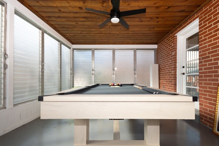 Building Photo - 9002 St Andrews Pl