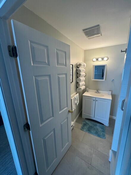 Building Photo - 6 Wood Sorrel Trl