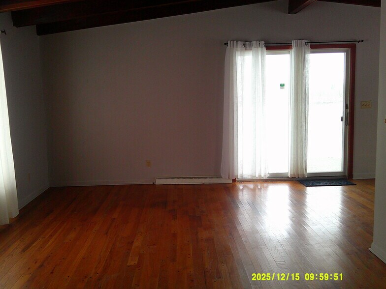 Building Photo - 8843 Karlen Rd