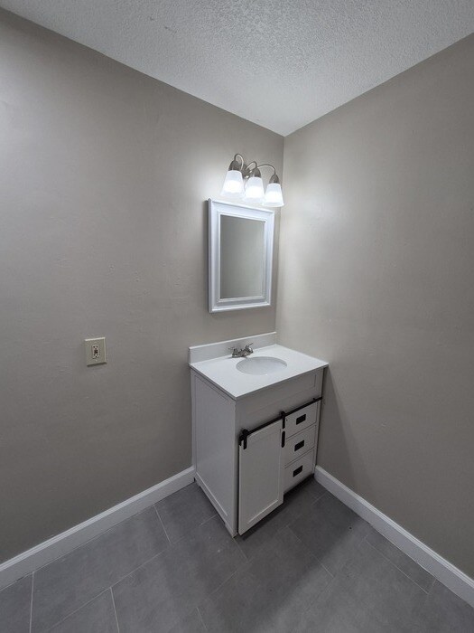 Building Photo - Spacious 4-Bedroom Home with Detached Gara...