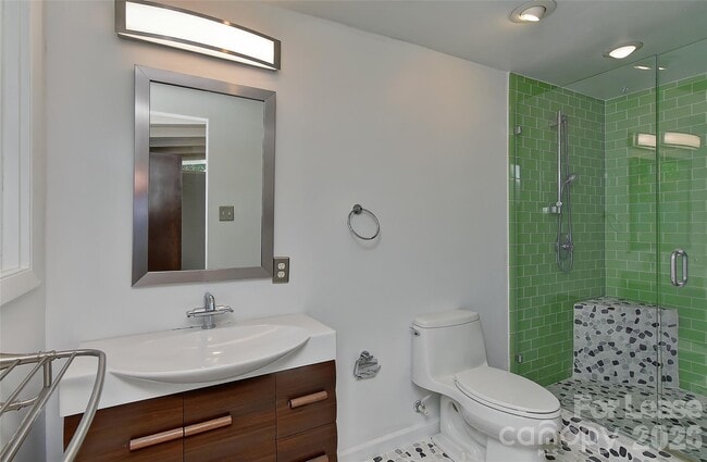 Building Photo - 3111 Spring Valley Rd