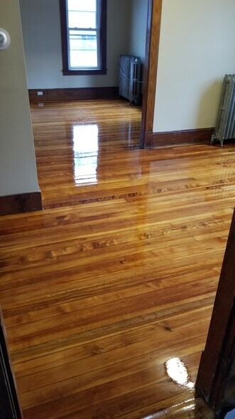 Building Photo - 14 Bardwell St