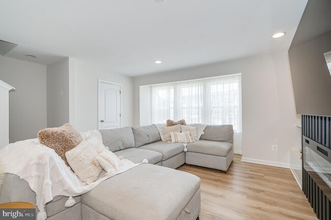 Building Photo - 64 Tate Manor Dr