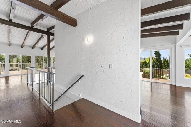 Building Photo - 4 bed, 2 1/2 bath home in the Racquet Club...
