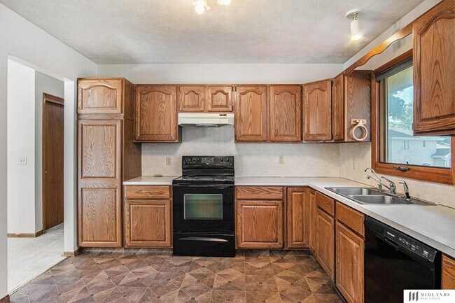 Building Photo - 13946 Arbor Cir