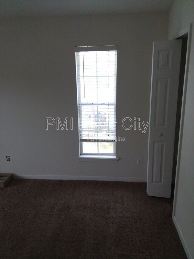 Building Photo - 175 Jardin De Mer Pl