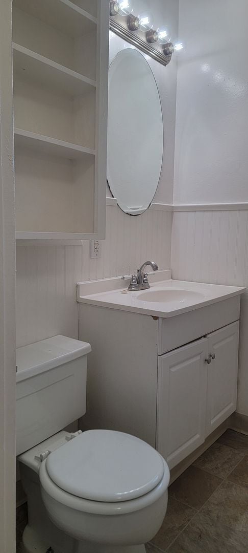 Building Photo - 2431 Chester Ln