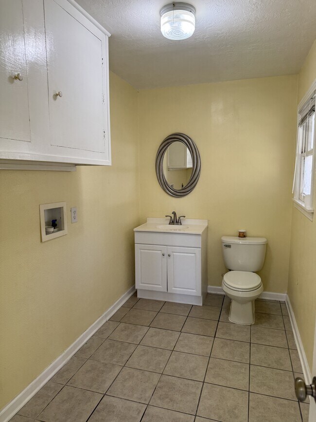 Building Photo - 790 Peyton Dr