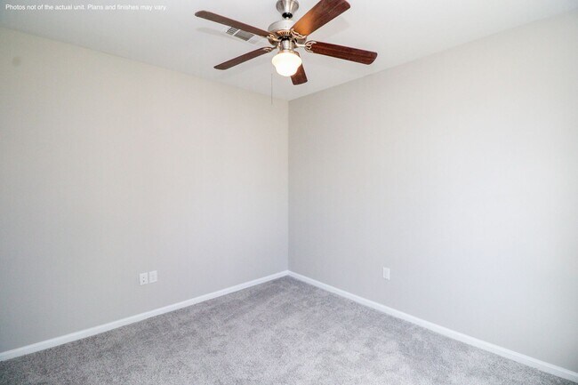 Building Photo - 3BD/3BA Available for Early August Move In