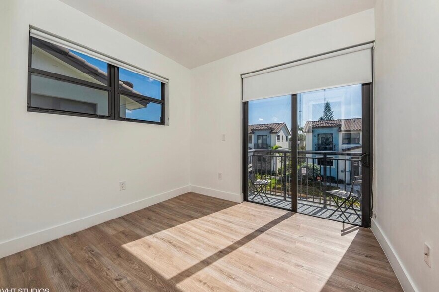 Building Photo - 6151 SW 36th Ct