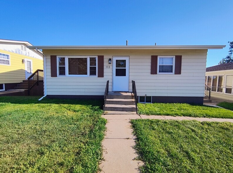 Primary Photo - 113 E Custer St