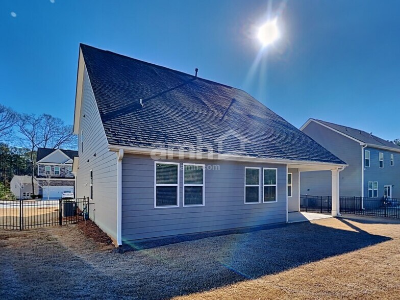 Building Photo - 713 Cyprus Ave