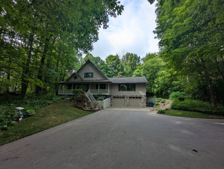 Primary Photo - 3702 Dumont Rd