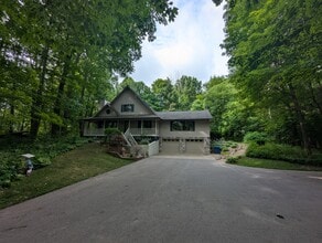 Building Photo - 3702 Dumont Rd