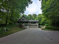 Building Photo - 3702 Dumont Rd