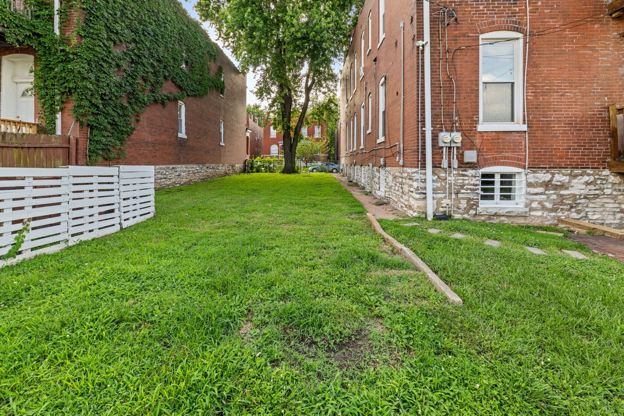Building Photo - 3432 Iowa Ave