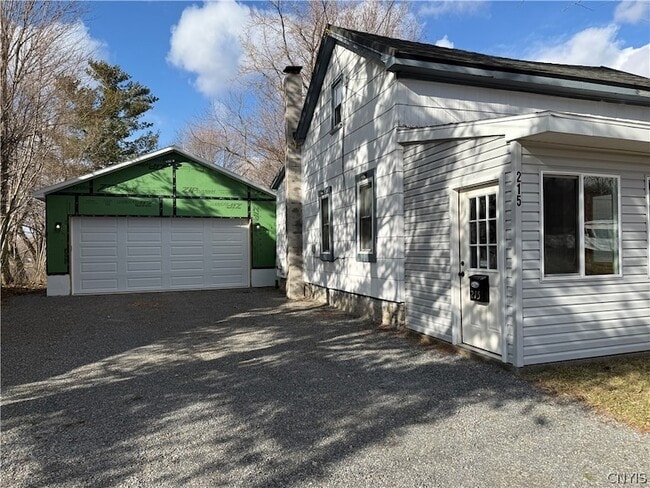 Building Photo - 215 E Hoard St