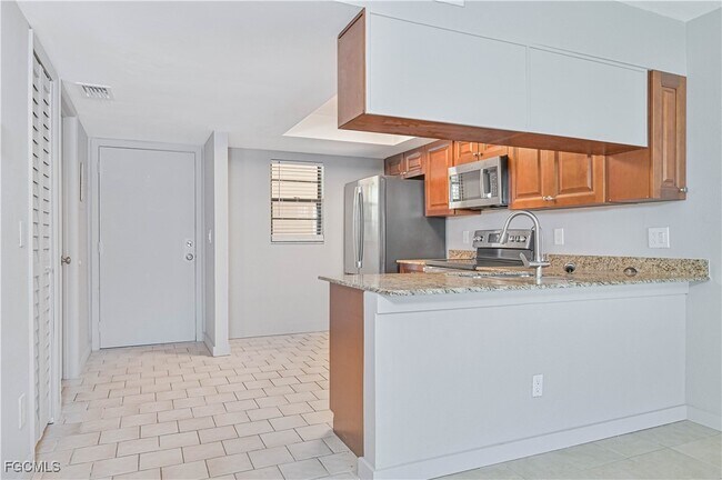 Building Photo - 606 Gerald Ave