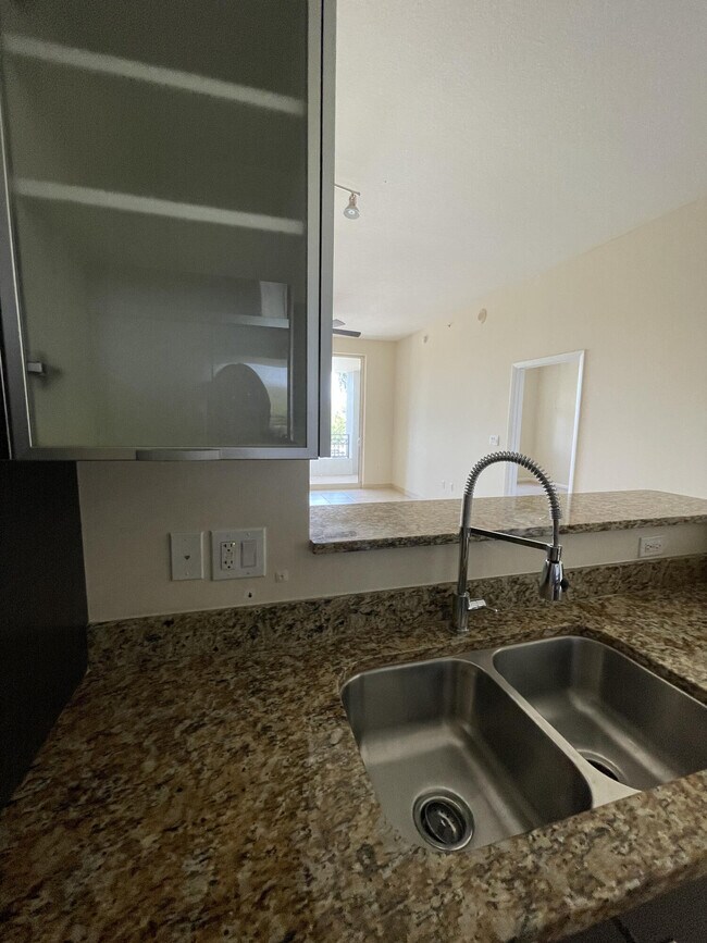 Building Photo - 550 Okeechobee Blvd