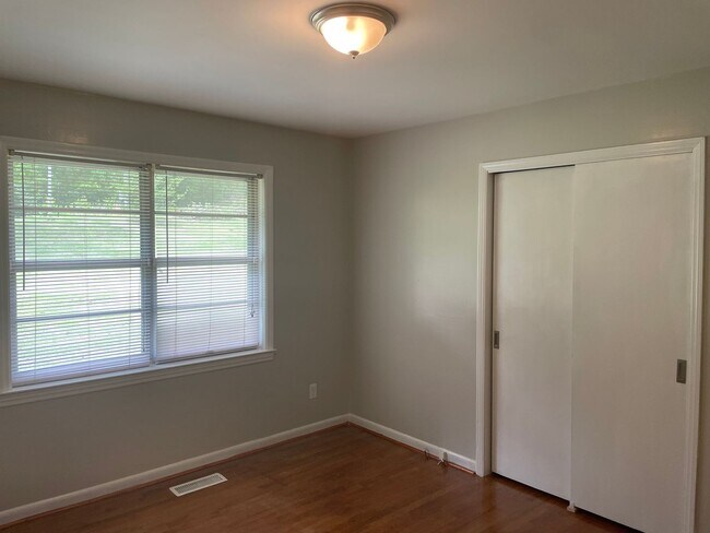 Building Photo - 3785 Pop Stone Cir