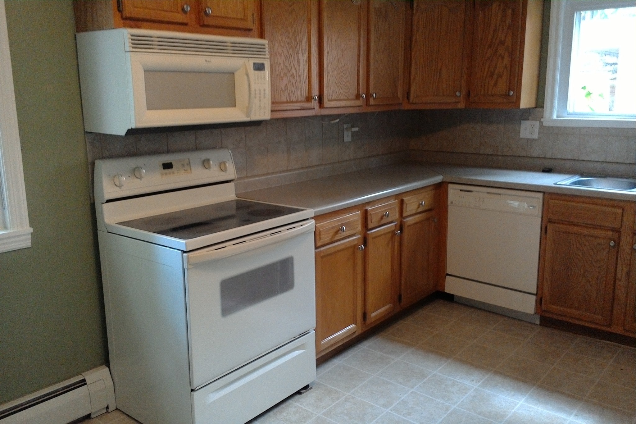 Building Photo - 717 Southwest Dr