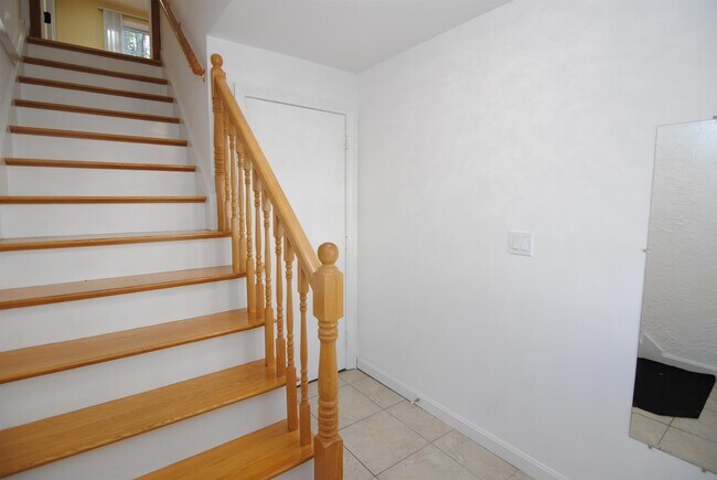 Building Photo - 31 Cannongate III Rd