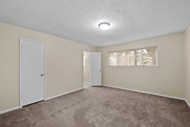 Building Photo - 10534 Huntington View Dr